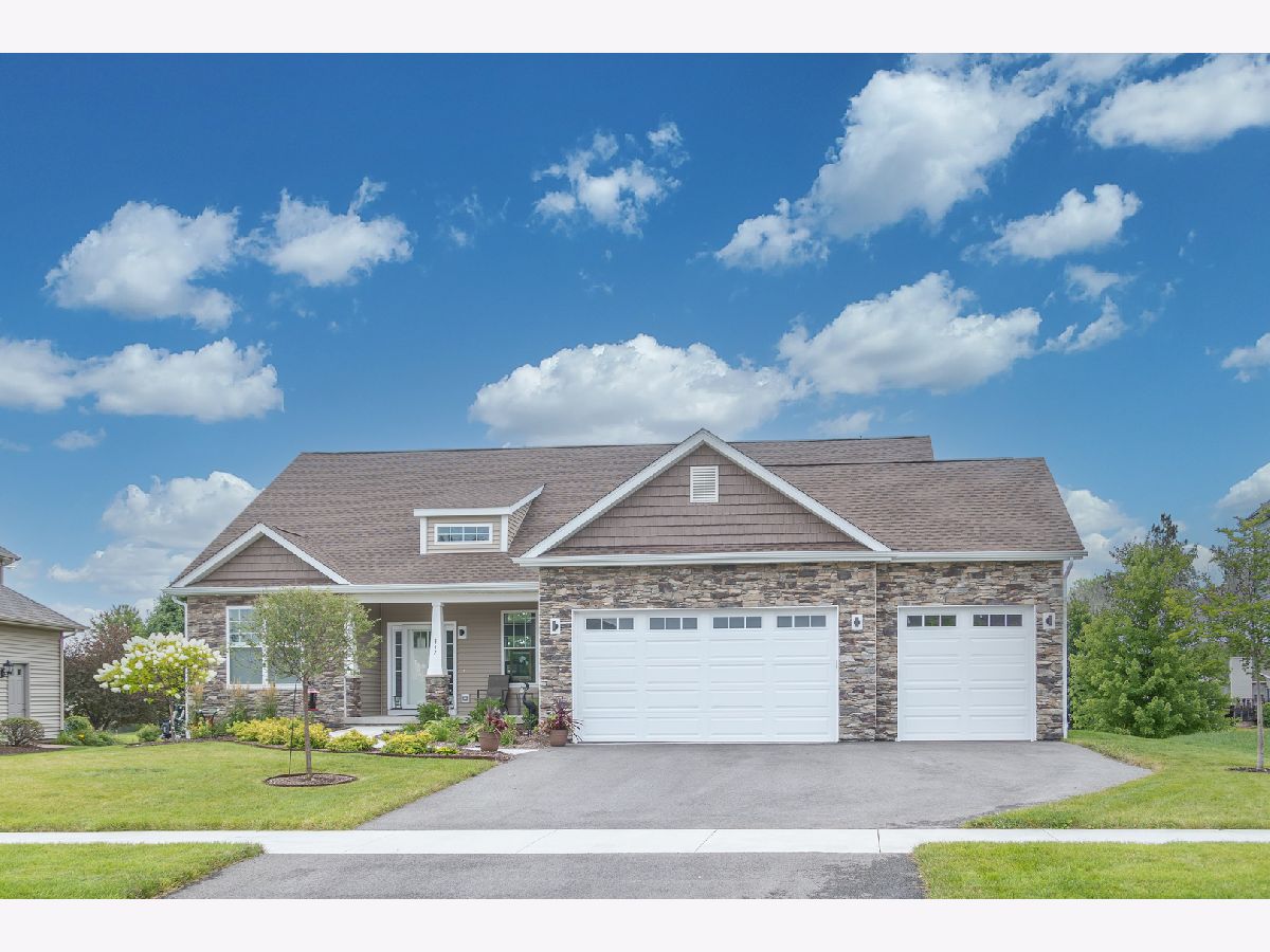 Homes & Condos & Townhomes For Sale Whispering Oaks Channahon Illinois, 26507 Cache Isle Circle
