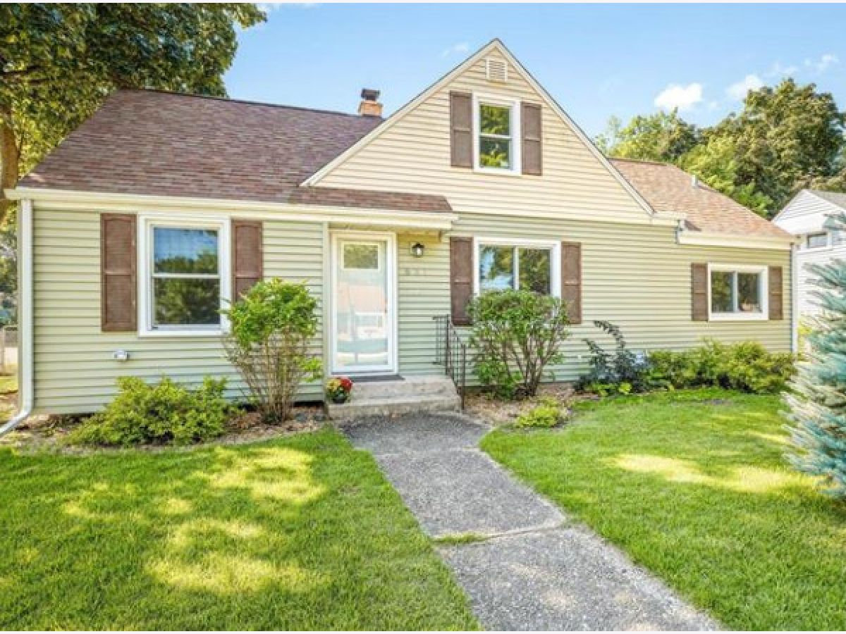  For Sale Loves Park Illinois, 631 Sheridan Drive
