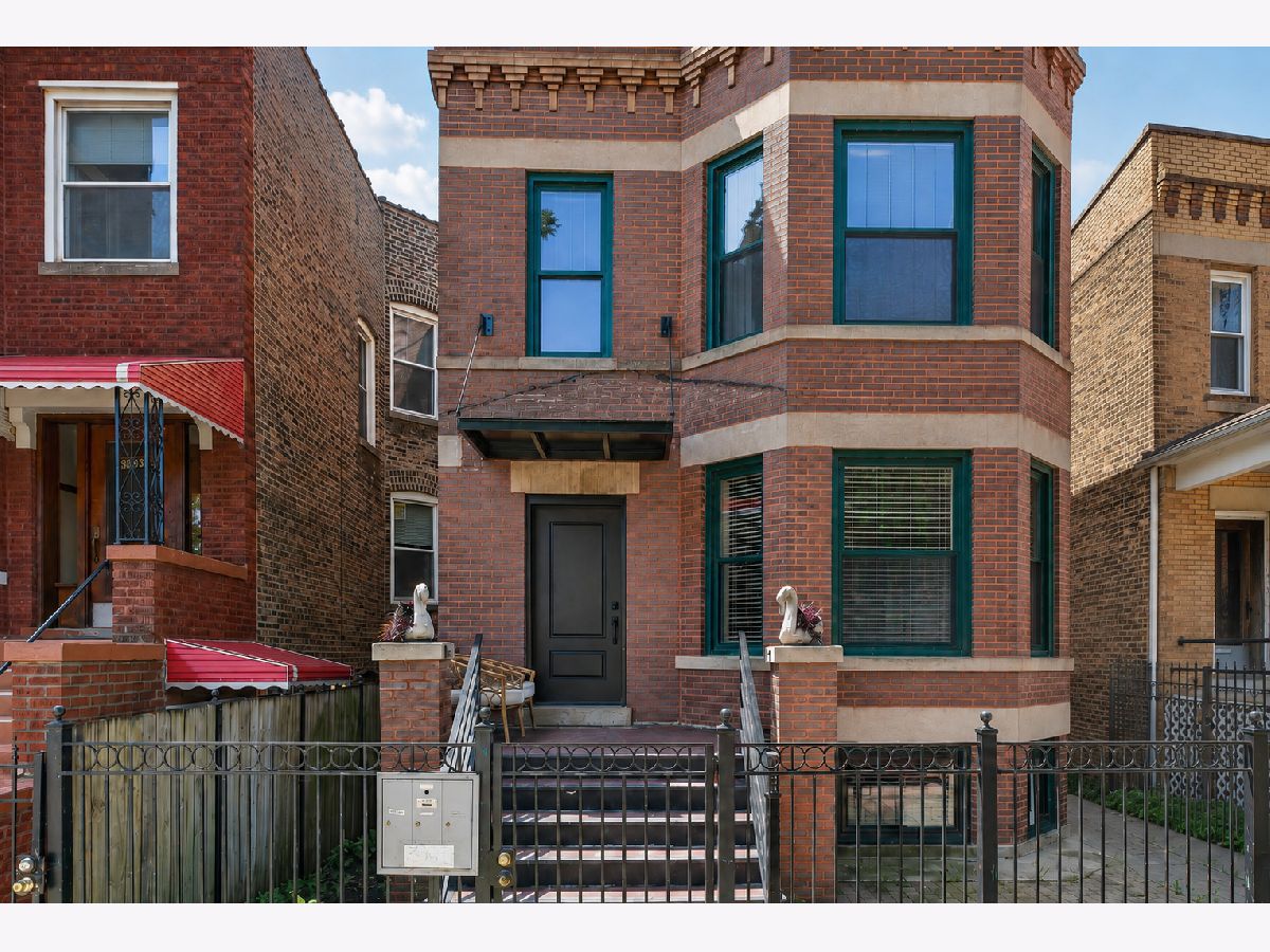  Rented Chicago Illinois, 3023 Wellington