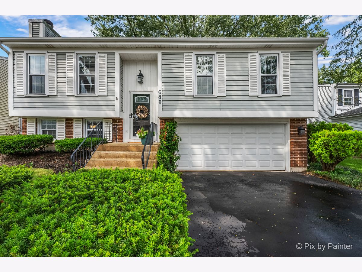  For Sale Carol Stream Illinois, 682 Shining Water Drive