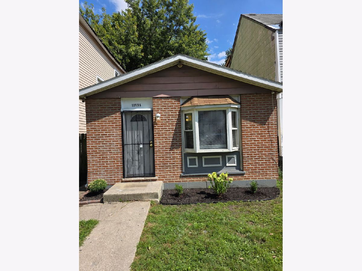  For Sale Chicago Illinois, 11935 Wallace Street