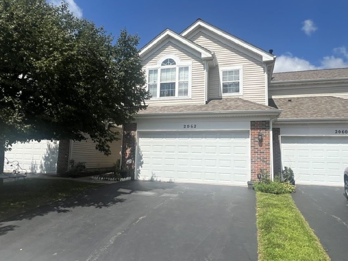 Homes & Townhomes For Rent Willoughby Farms Algonquin Illinois, 2062 Peach Tree