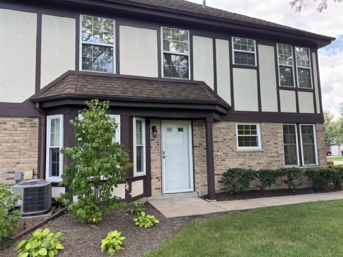 Homes & Townhomes & Condos For Sale Old Farm Village Buffalo Grove Illinois, 277 Fabish Drive
