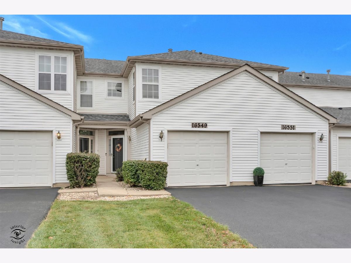 Townhomes & Condos & Homes For Sale Victoria Crossings Lockport Illinois, 16549 Windsor Lane
