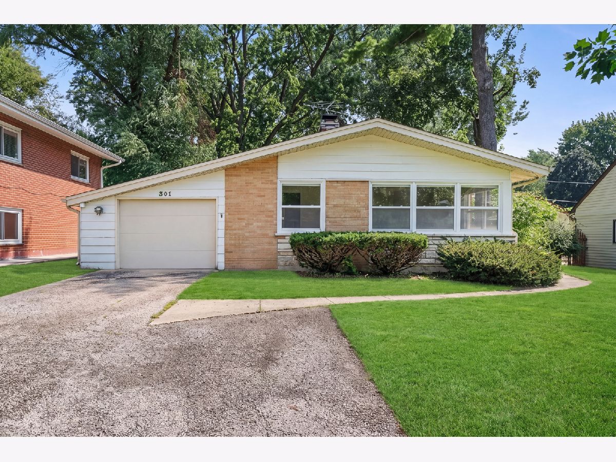 Homes For Rent Windsor Heights Arlington Heights Illinois, 301 Derbyshire