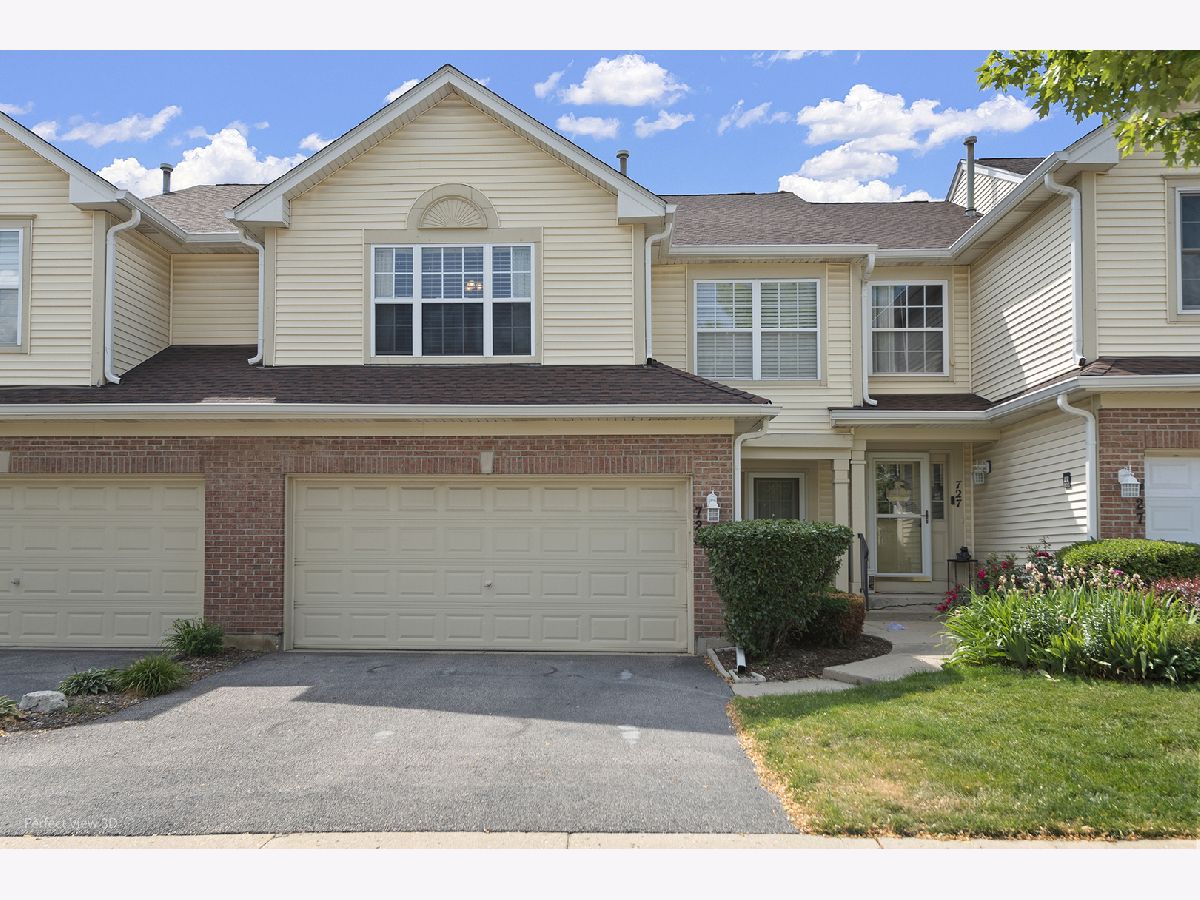 Townhomes & Condos For Sale Fieldstone Elgin Illinois, 725 Littleton Trail