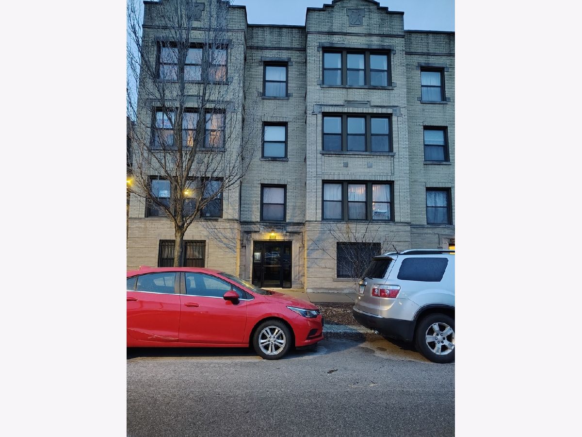  For Sale Chicago Illinois, 3149 Wellington Avenue