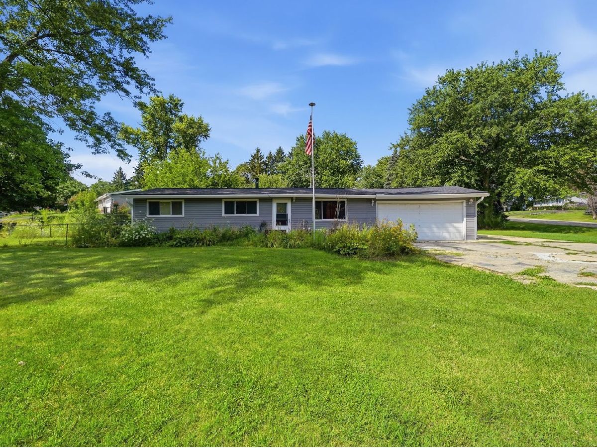  For Sale Johnsburg Illinois, 3715 Claremont Road