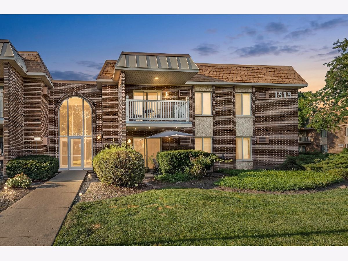 Condominiums & Homes For Sale Lake Louise Palatine Illinois, 1515 Churchill Drive