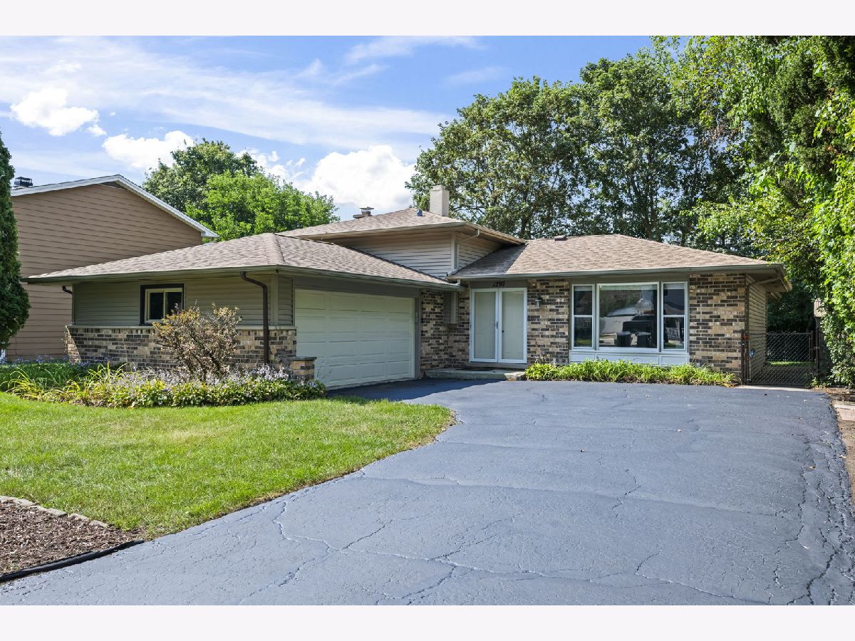 Homes For Sale Ferndale Heights Palatine Illinois, 1292 Linden Avenue