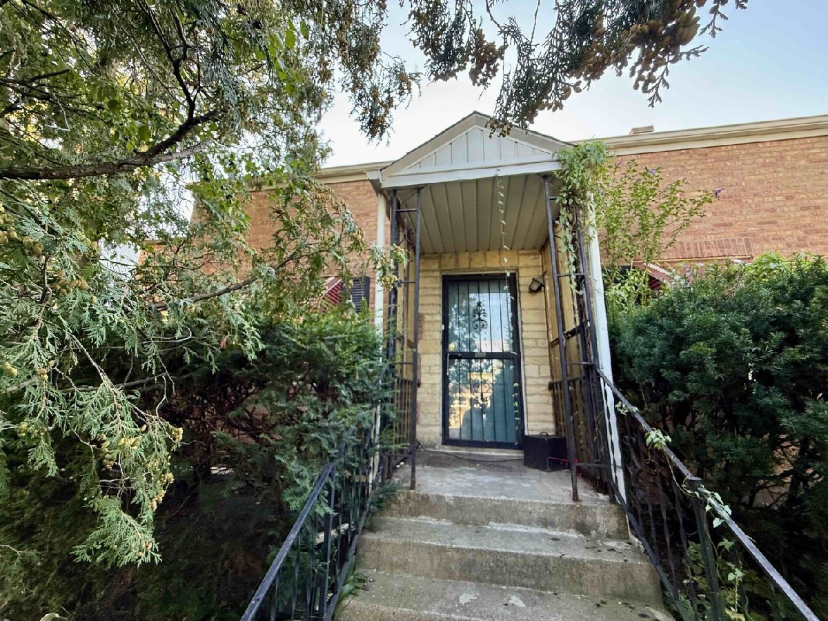  For Sale Morton Grove Illinois, 8830 Sayre Avenue