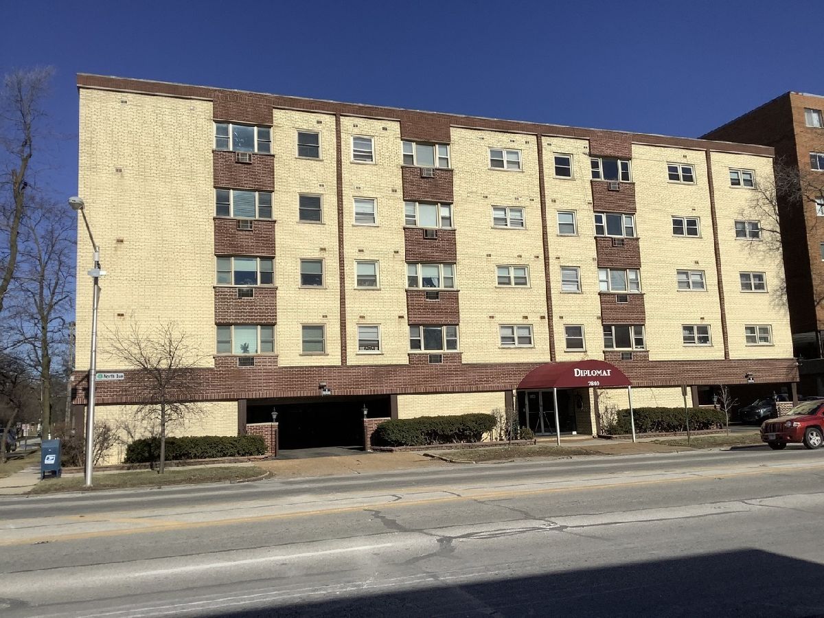  For Sale Elmwood Park Illinois, 7840 North Avenue