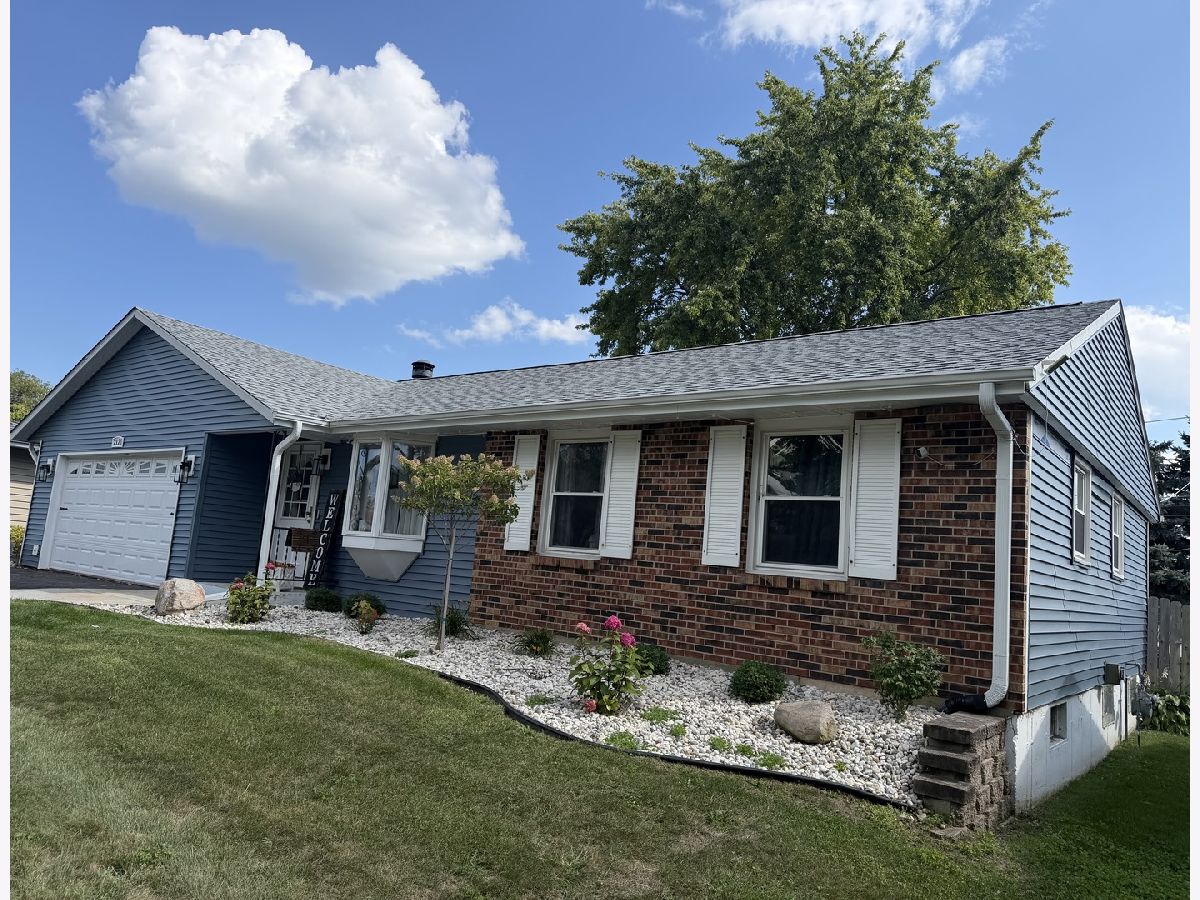Homes For Sale Electric Park Sycamore Illinois, 2120 Highland Drive