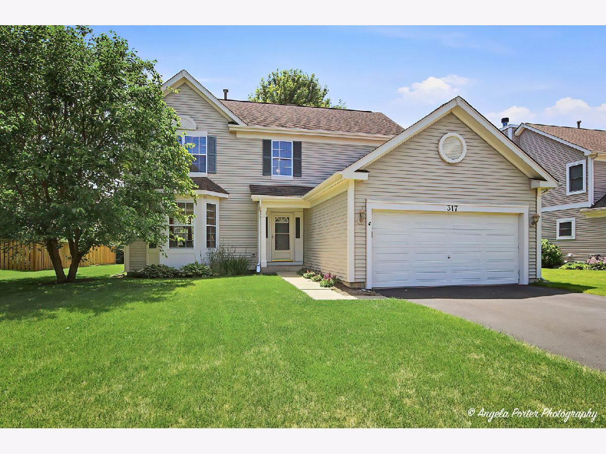 Homes For Sale Walk Up At The Park Crystal Lake Illinois, 317 Talismon Drive