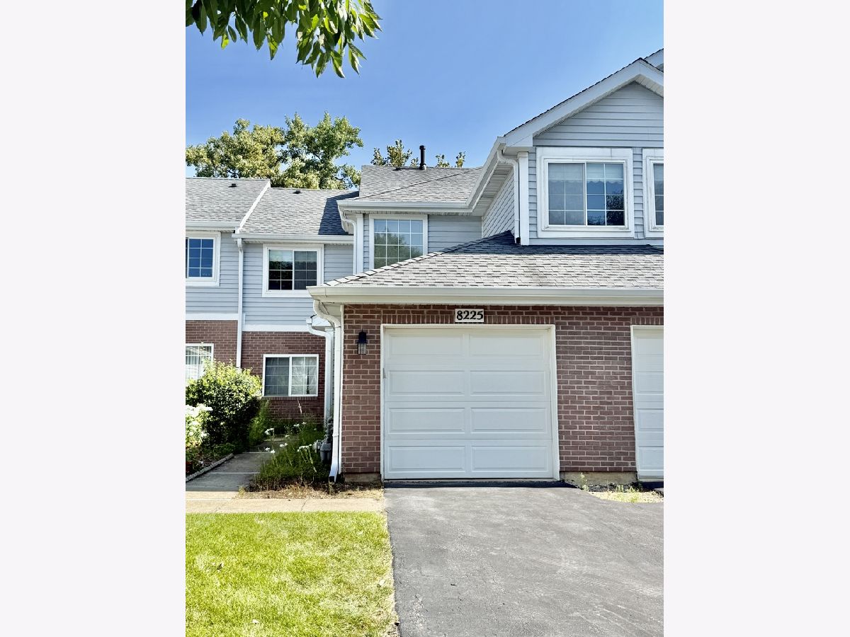 Townhomes & Condos For Sale Reflections Darien Illinois, 8225 Ripple Ridge Drive