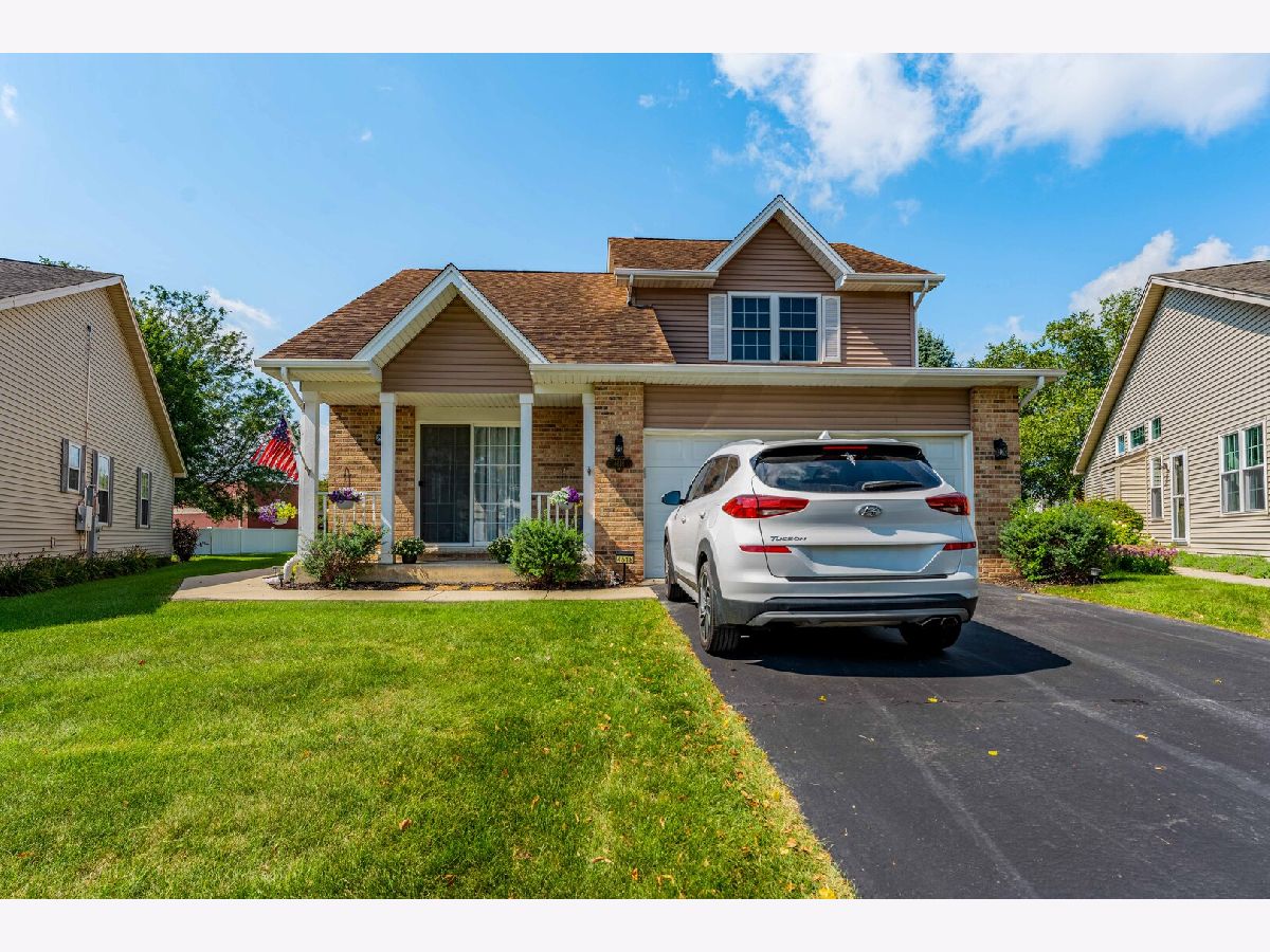 Townhomes & Homes For Sale Waterford Pointe Joliet Illinois, 4618 Edinburgh Court