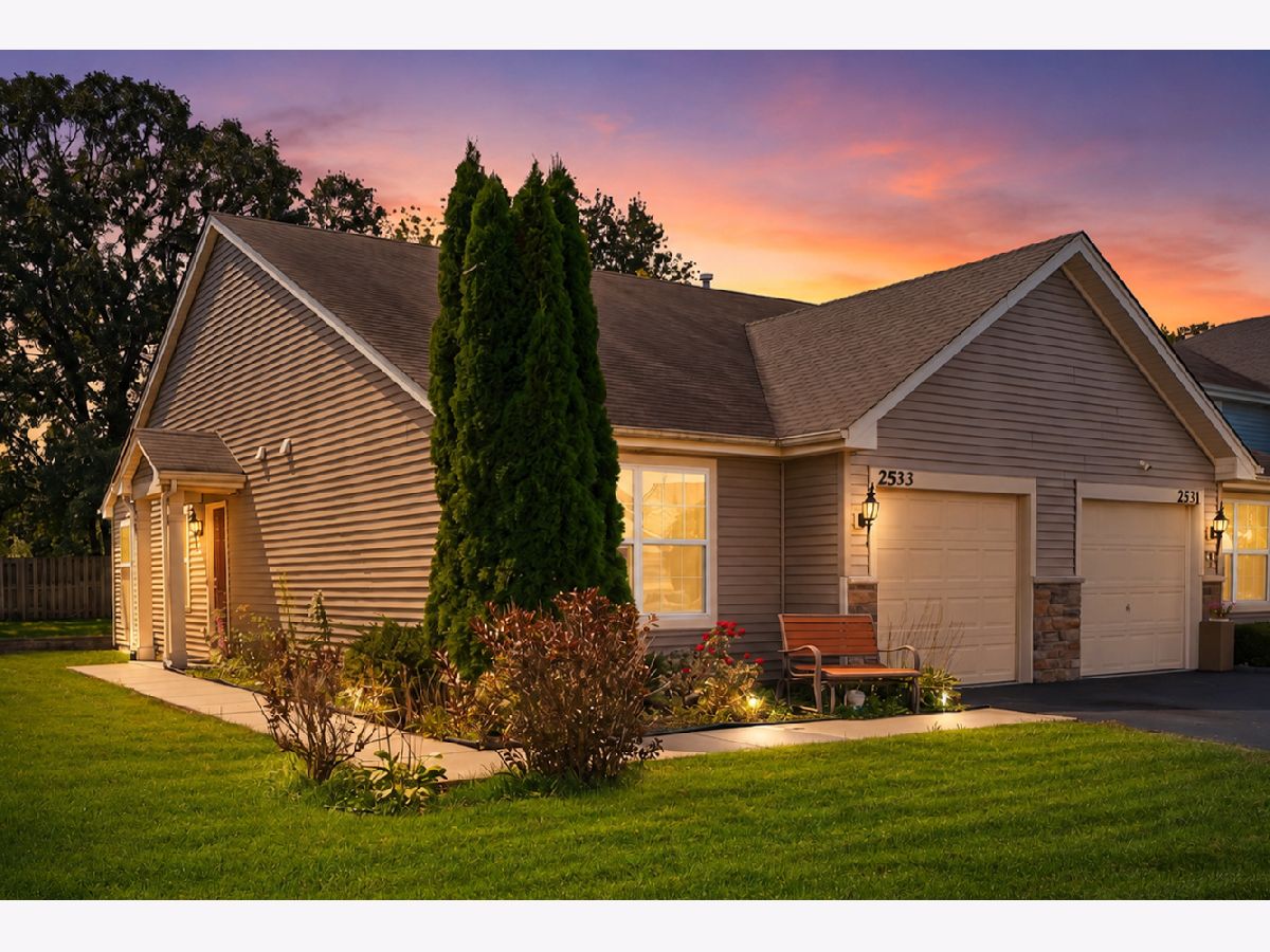  For Sale Hampshire Illinois, 2533 Hearthstone Drive