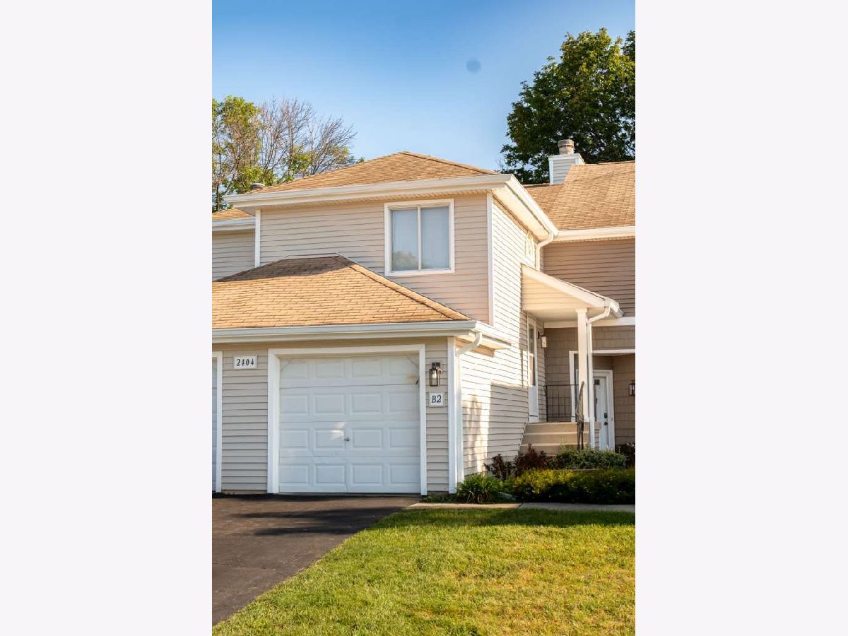  For Sale Woodridge Illinois, 2404 Danbury Drive