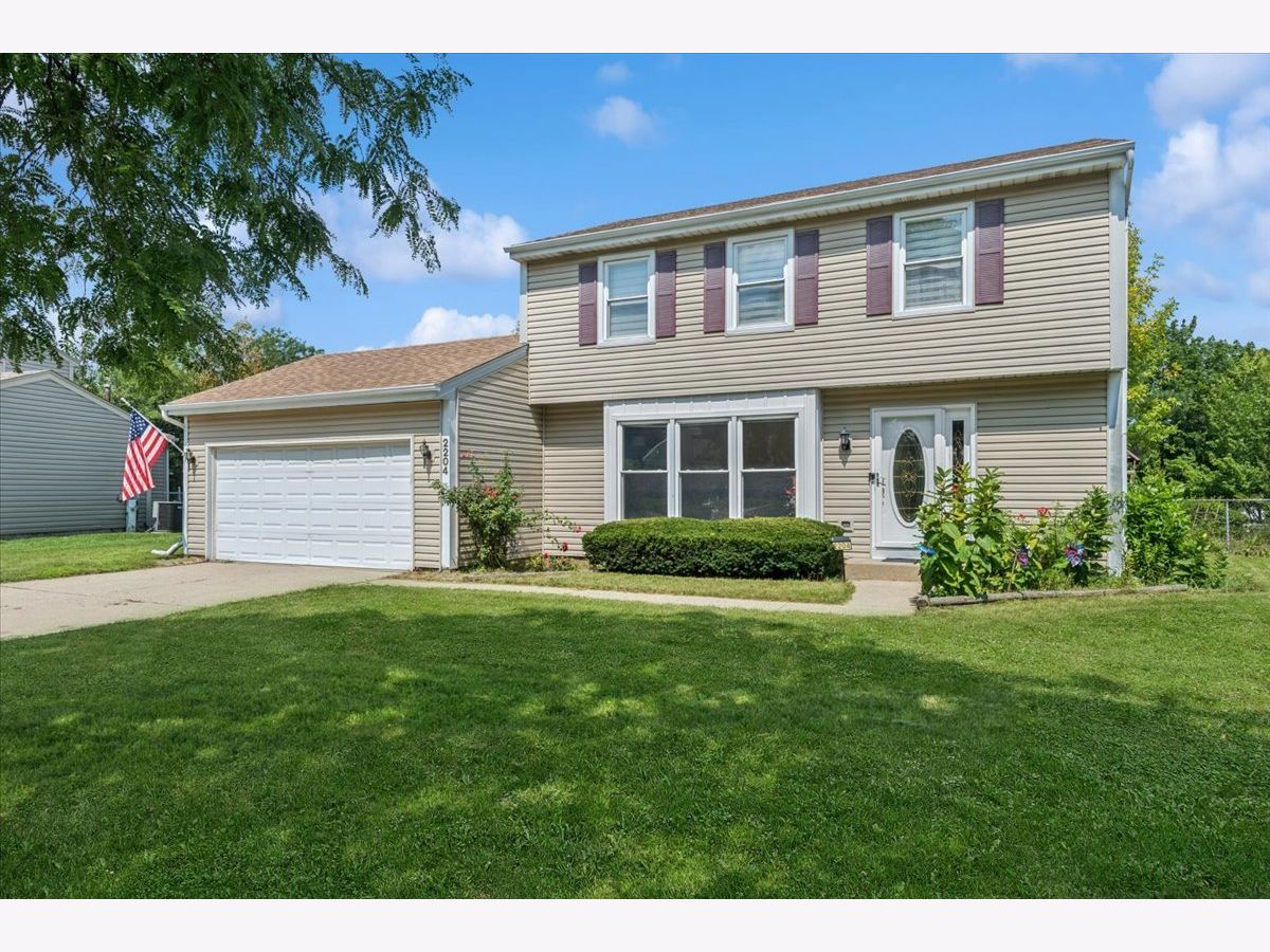  For Sale Schaumburg Illinois, 2204 Kensington Drive