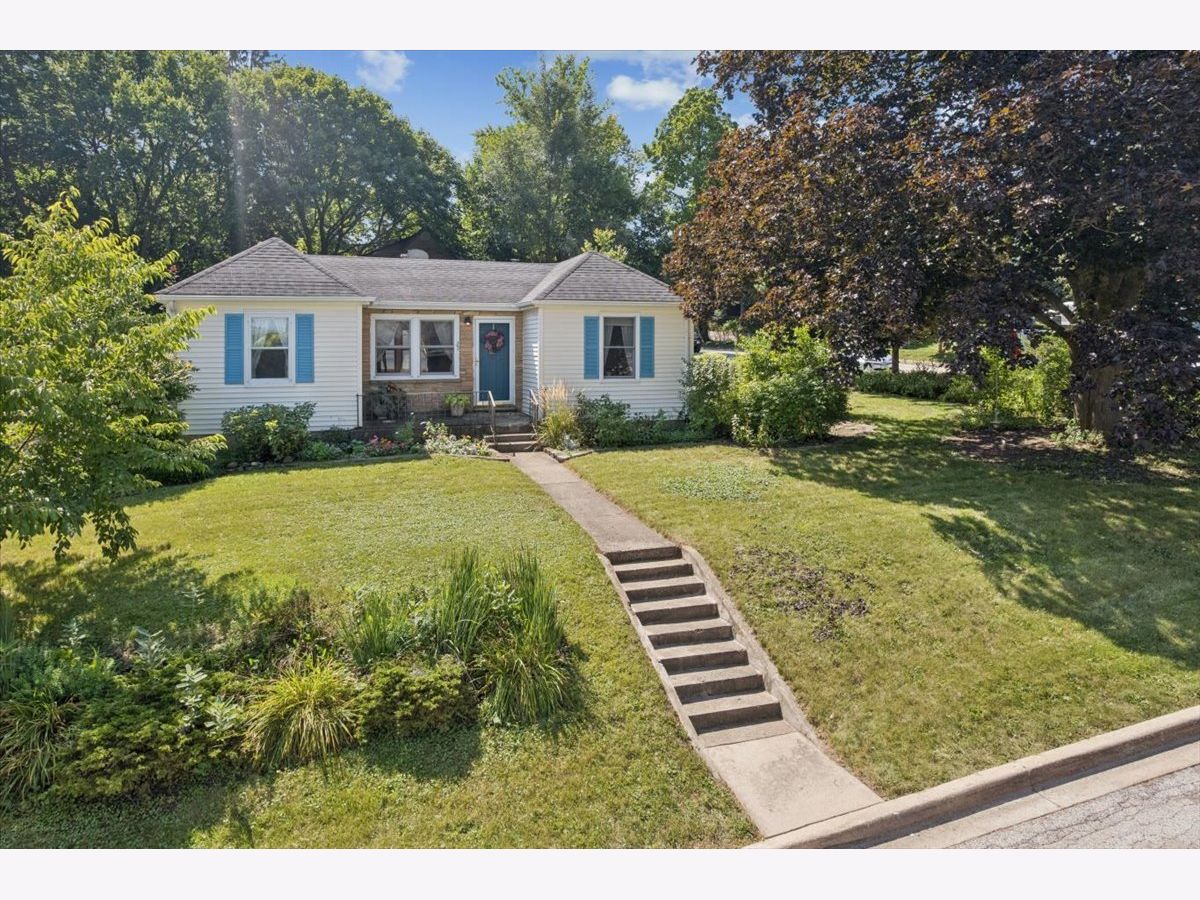  For Sale St Charles Illinois, 25 Mosedale Street