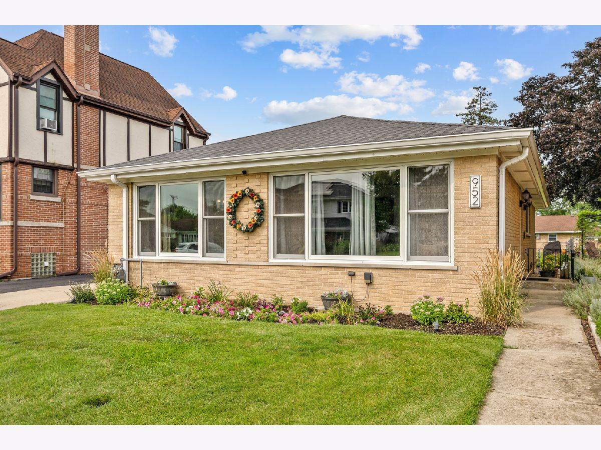 For Sale Des Plaines Illinois, 952 Grant Drive