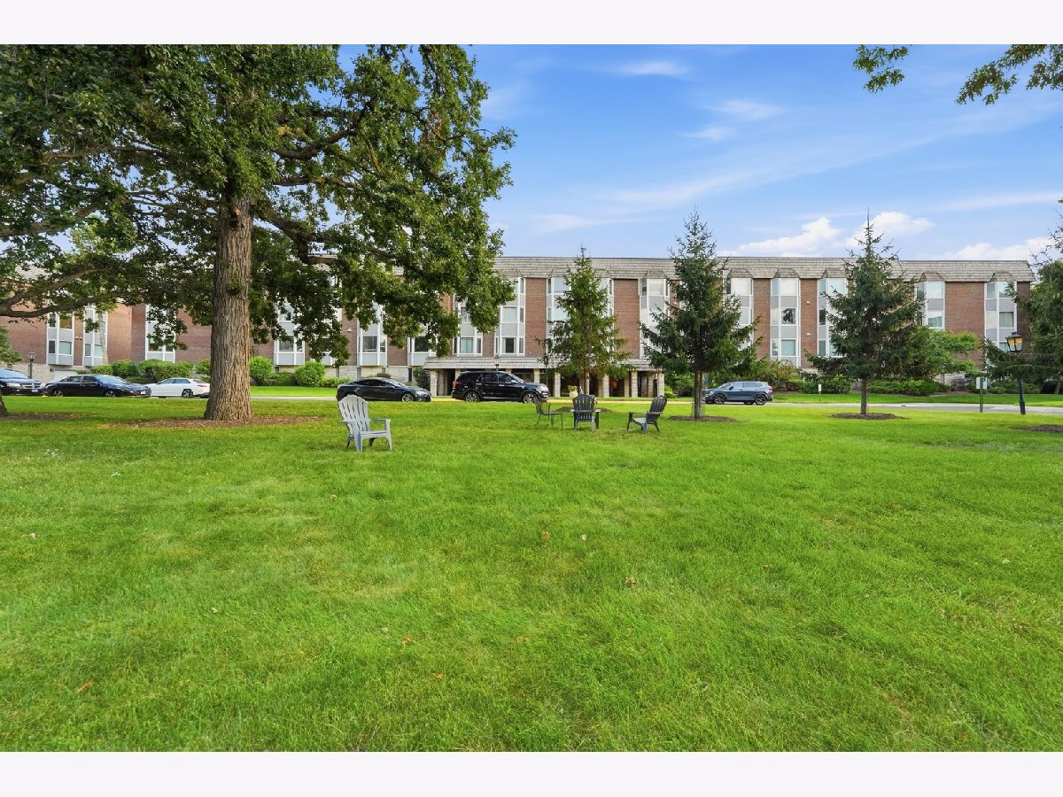 Condominiums For Sale Bristol Court Park Ridge Illinois, 2500 Windsor Mall