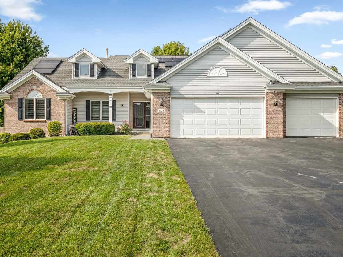  For Sale Poplar Grove Illinois, 206 Star Fire Road