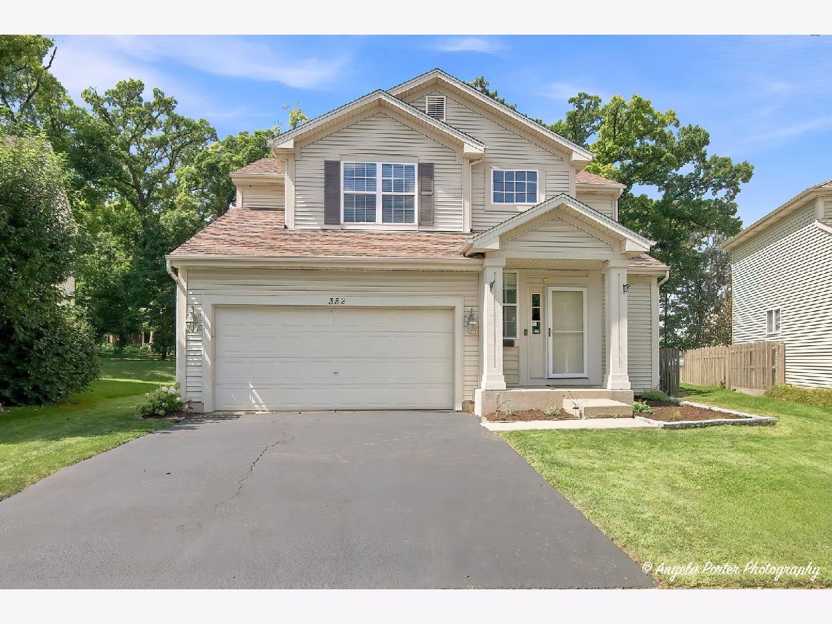 Townhomes & Condos & Homes For Sale Remington Pointe Volo Illinois, 352 Cornerstone Drive