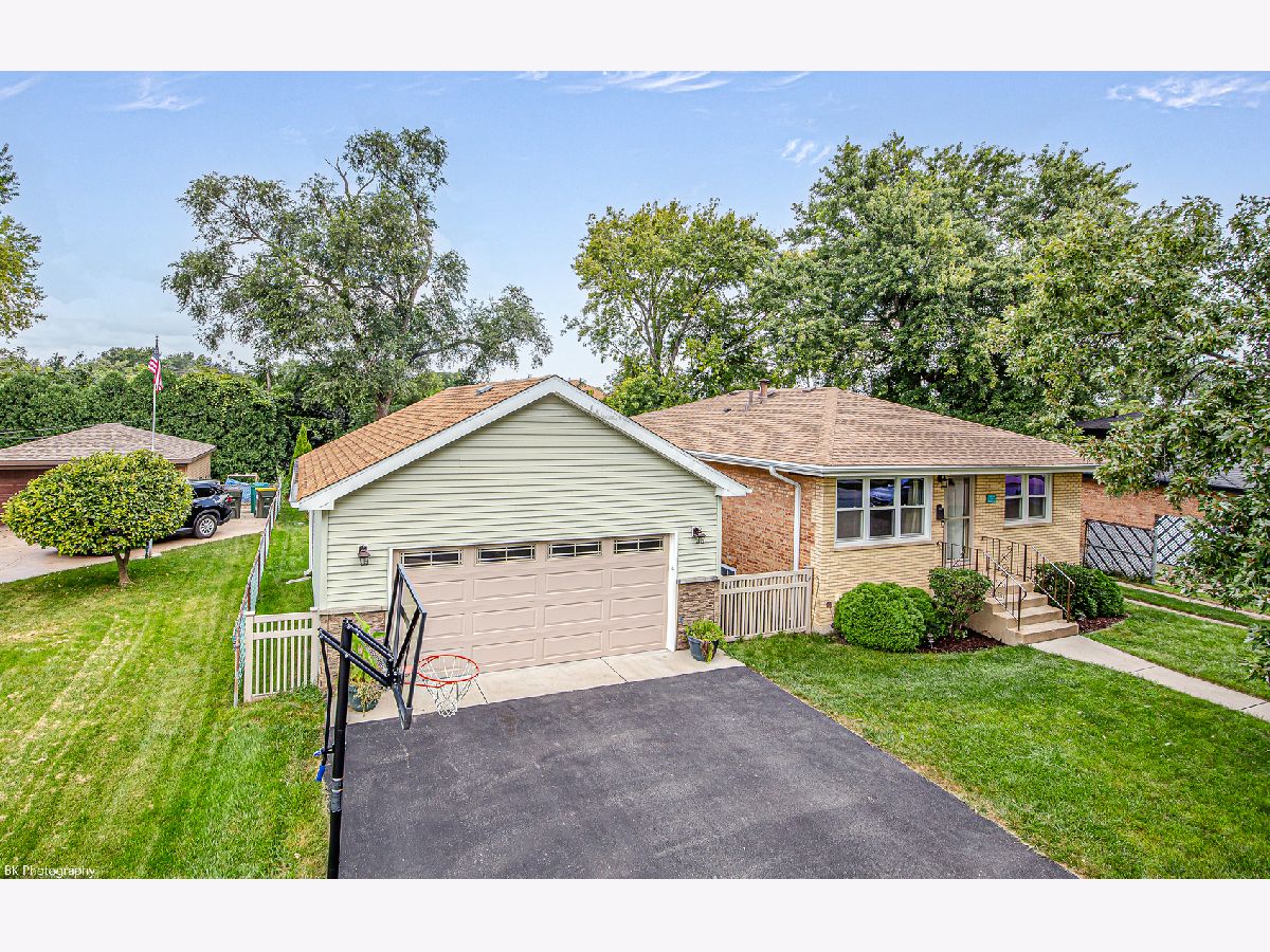  For Sale Chicago Ridge Illinois, 6520 Ridge Drive