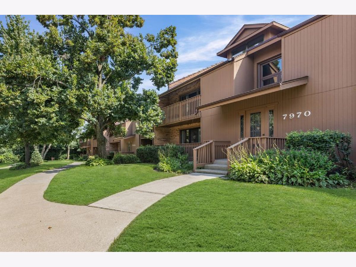  For Sale Burr Ridge Illinois, 7970 Garfield Avenue