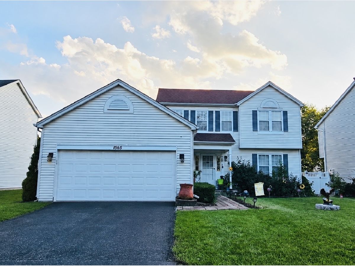 Homes & Townhomes & Condos For Sale Wesglen Romeoville Illinois, 1565 Baytree Drive