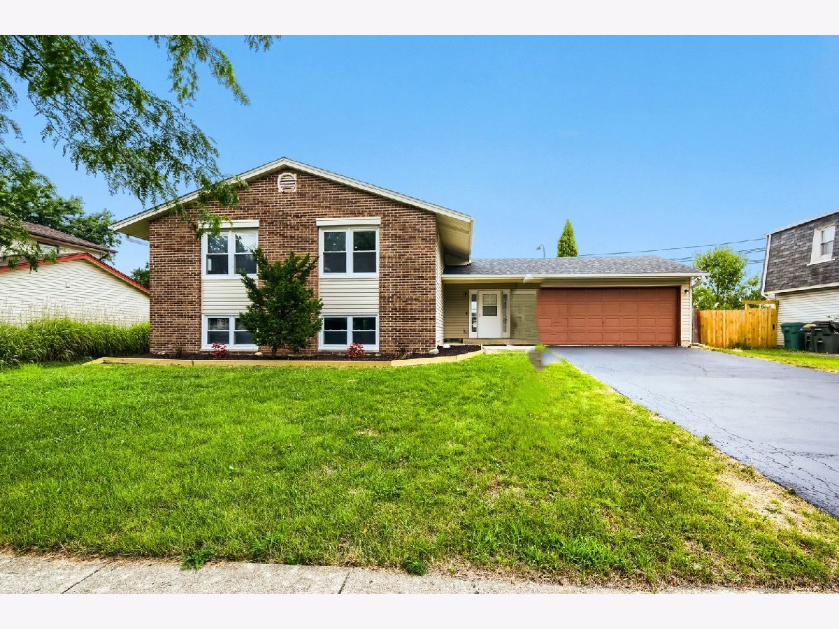 Homes For Sale Winston Grove Elk Grove Village Illinois, 1465 William Clifford Lane