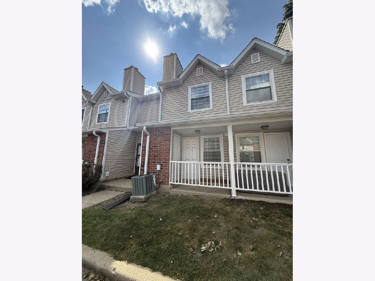Condos & Townhomes For Sale Wyndham Club Palatine Illinois, 1317 Wyndham Circle