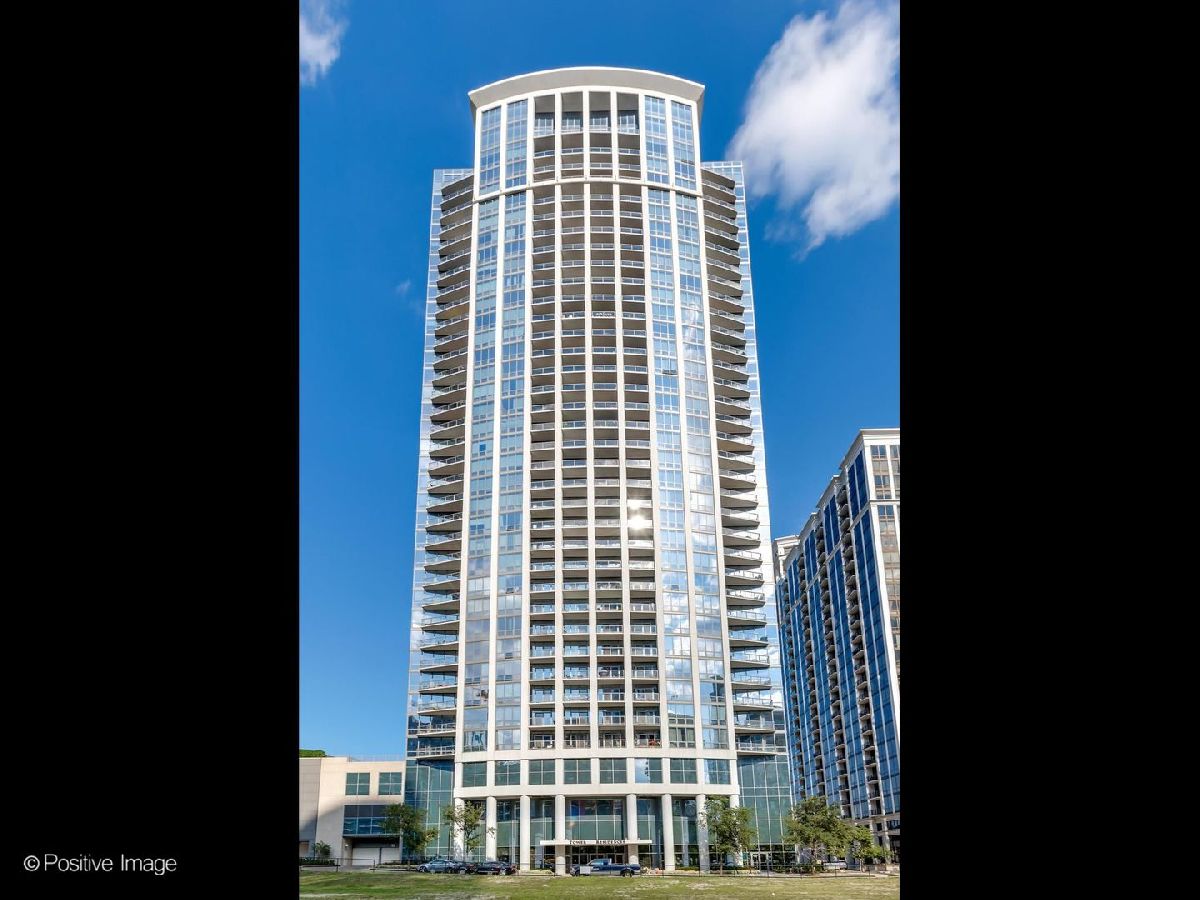 Condos & Townhomes For Sale Museum Park Chicago Illinois, 1235 Prairie Avenue