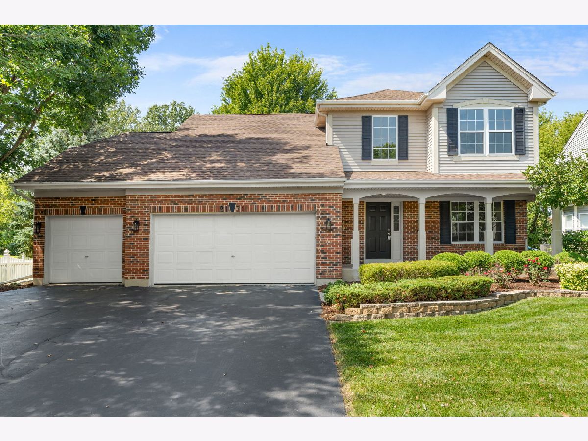 Homes & Condos & Townhomes For Sale Meadowbrook Lake In The Hills Illinois, 2171 Litchfield Lane