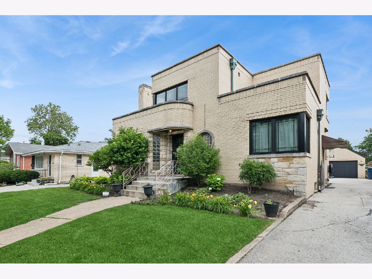  For Sale Evergreen Park Illinois, 10155 Clifton Park Avenue