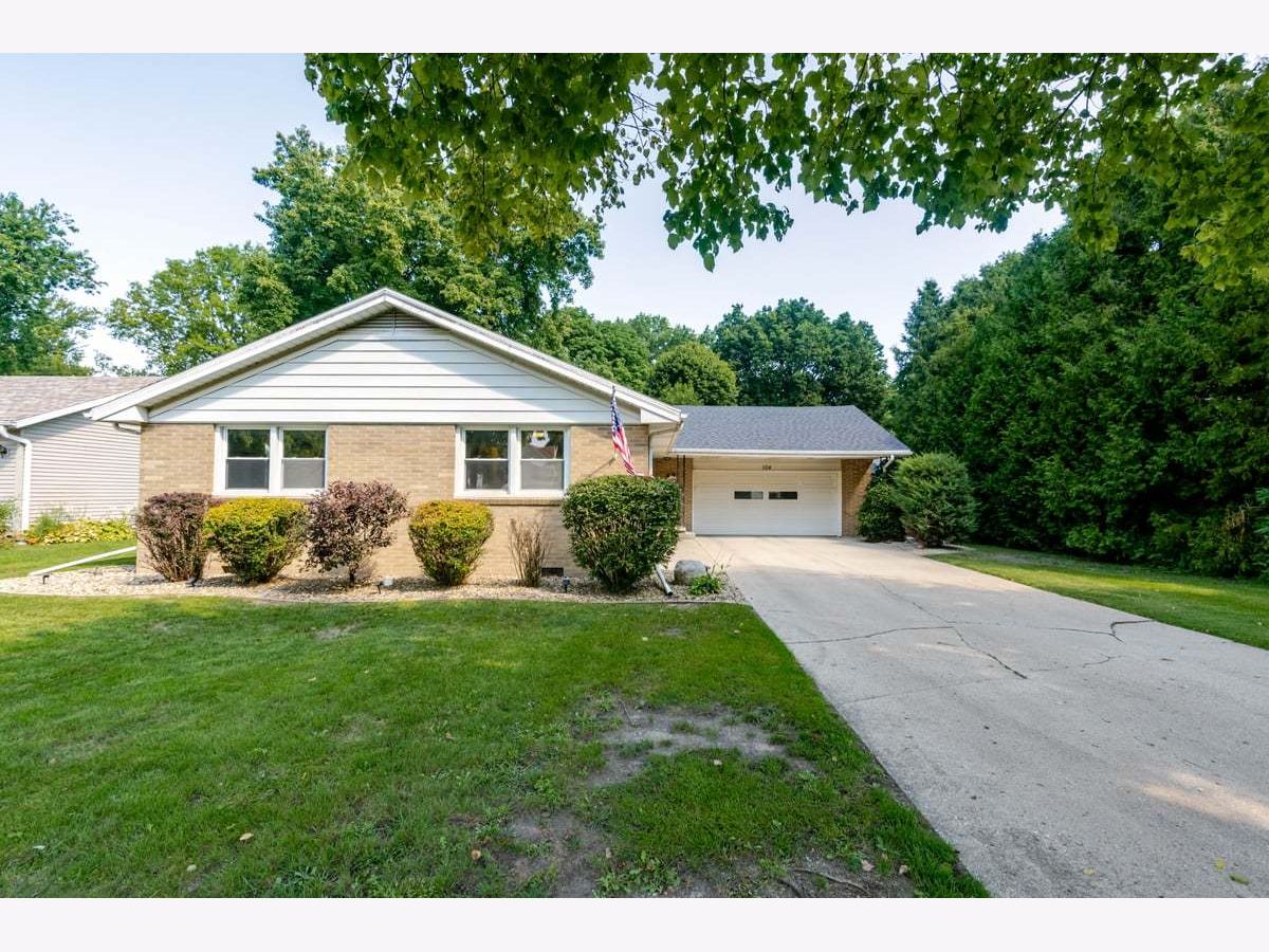  For Sale Leroy Illinois, 104 Washington Drive