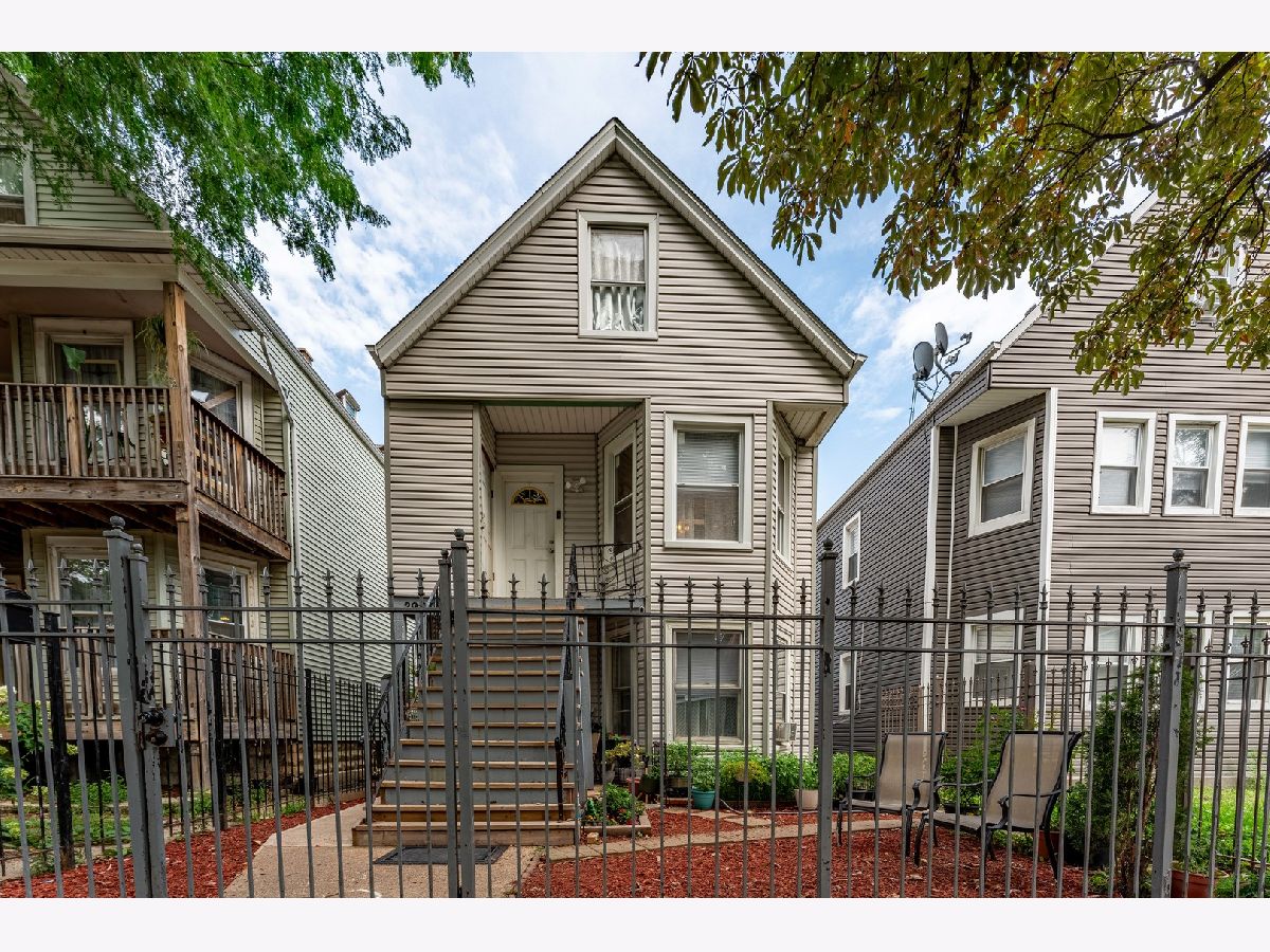  For Sale Chicago Illinois, 2927 Avers Avenue