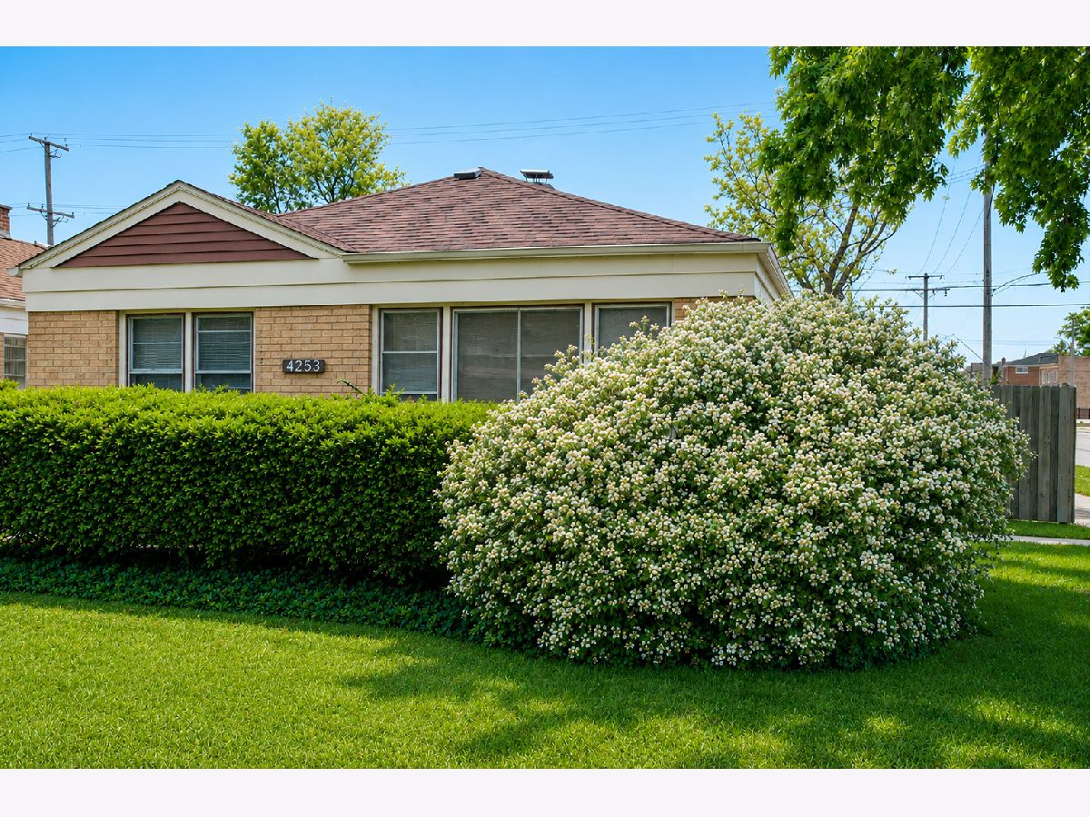  For Sale Lyons Illinois, 4253 Prescott Avenue