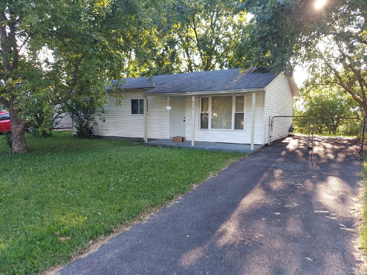  For Sale Bolingbrook Illinois, 211 Malibu Drive