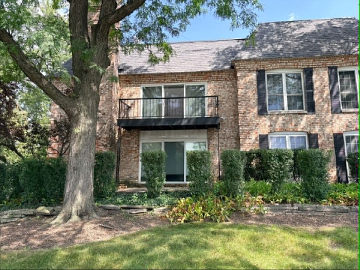  For Sale Burr Ridge Illinois, 140 Carriage Way Drive