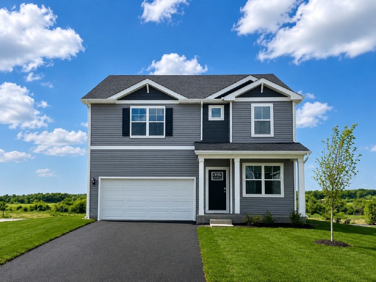 Homes For Sale Marquis Pointe Montgomery Illinois, 1014 Emerald Drive