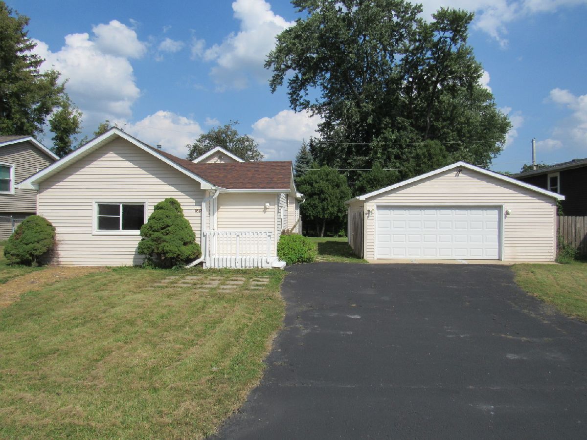  For Sale Round Lake Beach Illinois, 1613 Juneway Terrace
