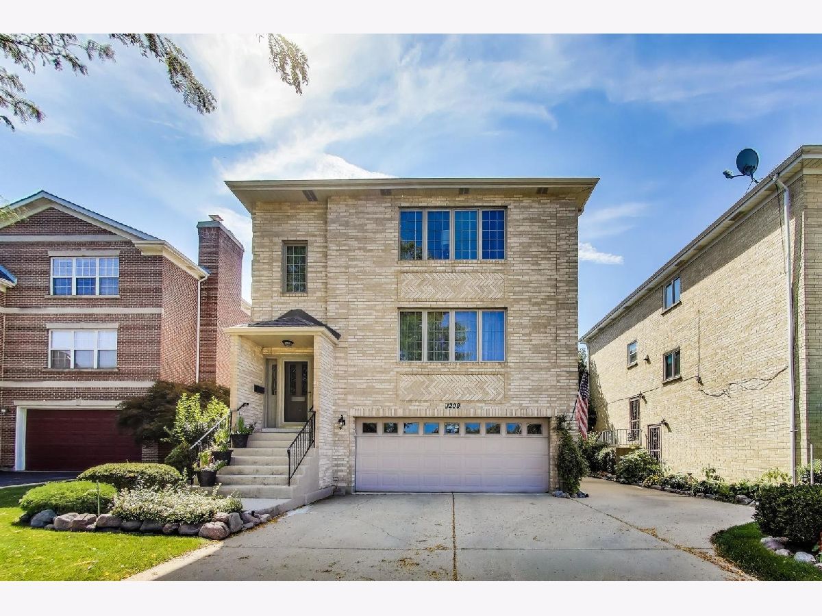 Homes For Rent Park Manor Arlington Heights Illinois, 1209 Davis