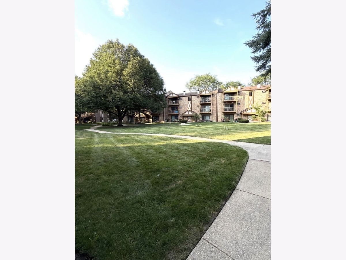 Condominiums For Rent Church Creek Arlington Heights Illinois, 811 Dwyer
