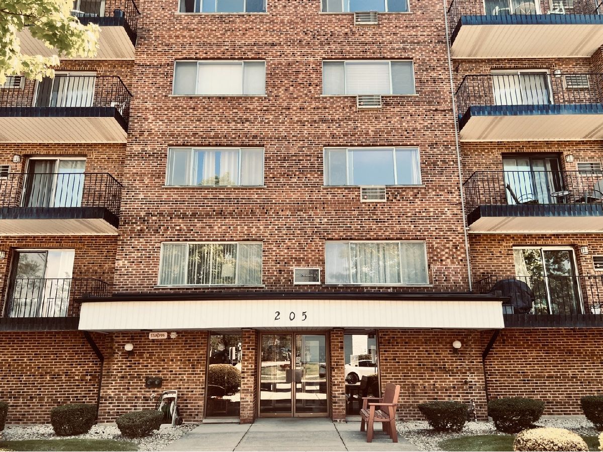  Rented Arlington Heights Illinois, 205 Miner
