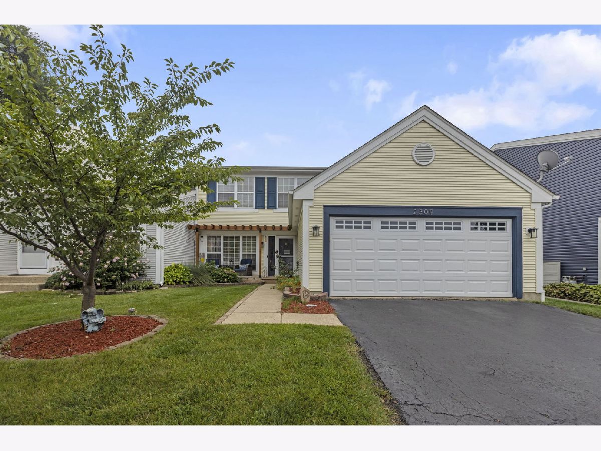 Condos & Townhomes & Homes For Sale Fox Chase Round Lake Beach Illinois, 2309 Meadows Lane