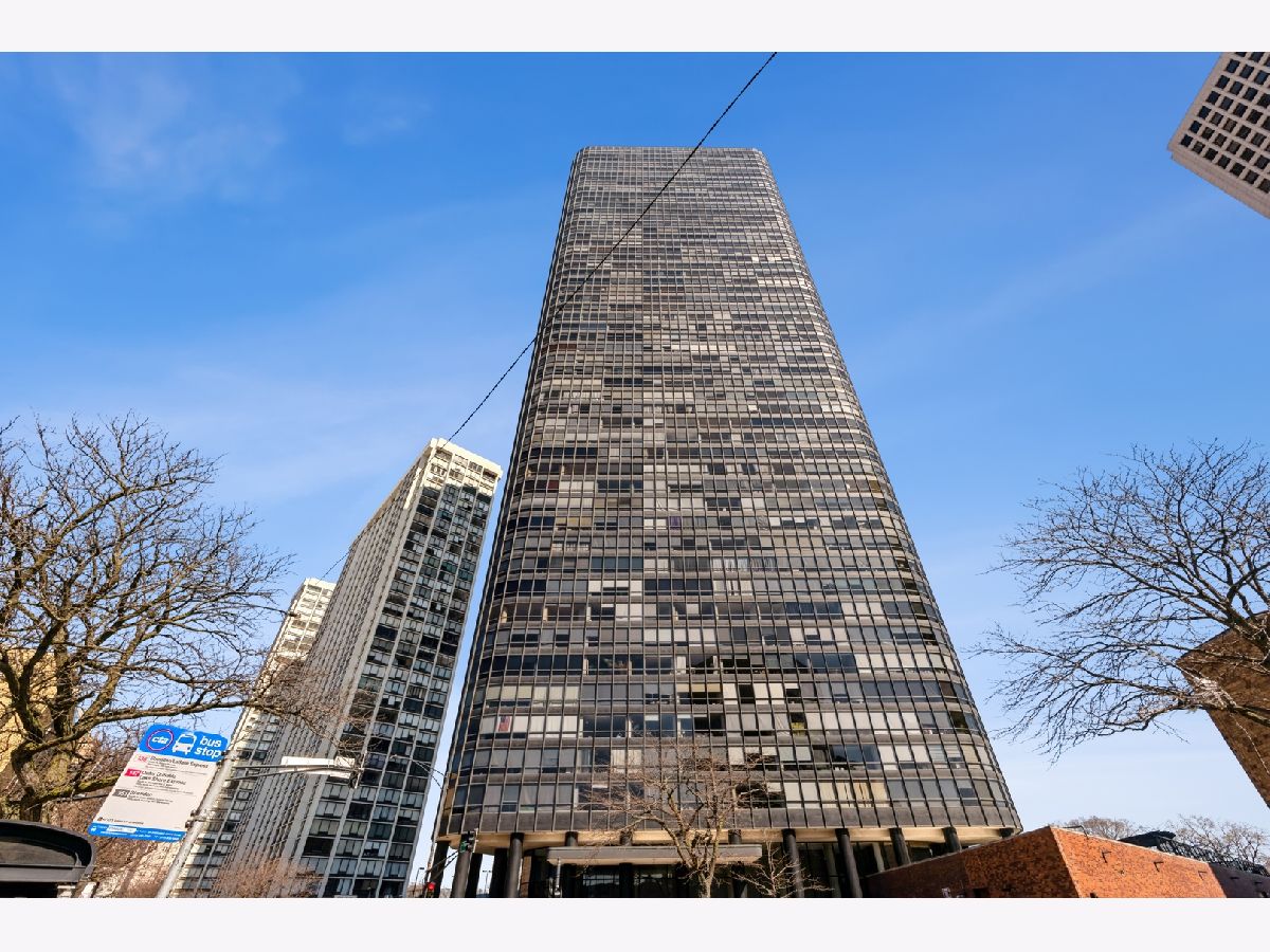  For Sale Chicago Illinois, 5415 Sheridan Road