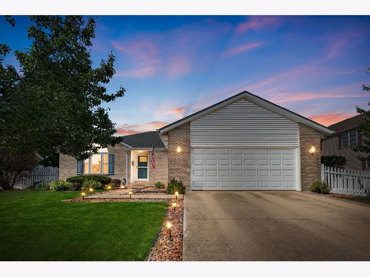  For Sale Bourbonnais Illinois, 1607 Hatteras Drive