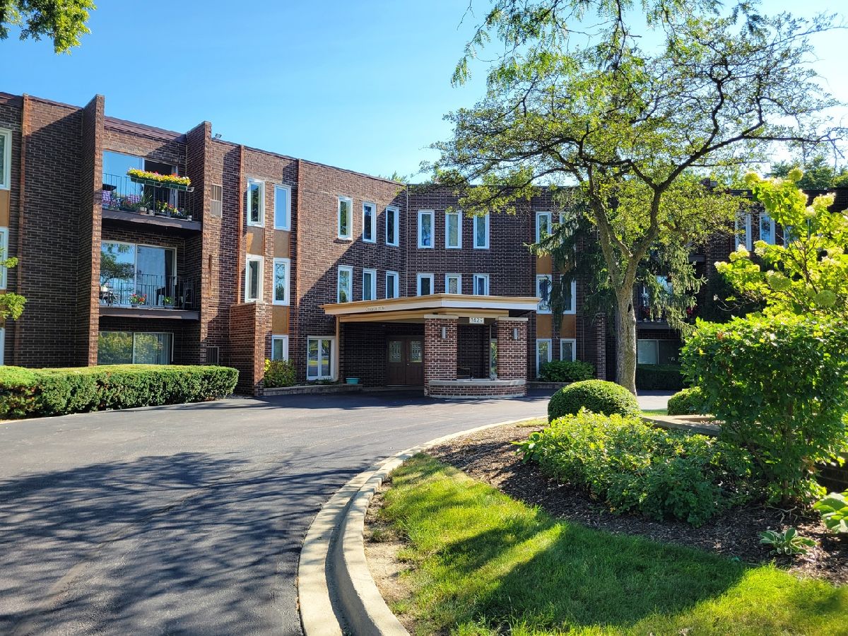 Condominiums For Rent Sandpebble Walk Wheeling Illinois, 1425 Sandpebble